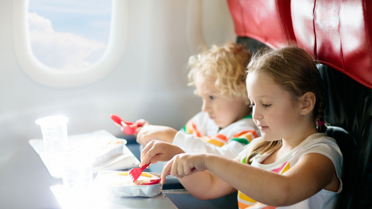 Chọn mua combo du lịch giúp bạn tiết kiệm kha khá chi phí đi lại và ăn ở. Ảnh: Shutterstock.