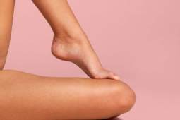 Làm đẹp - Cách giúp gót chân nứt nẻ trở nên hồng mịn màng