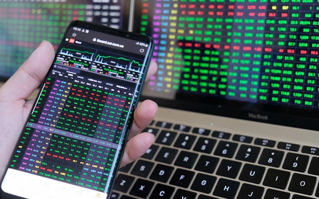 Sắc xanh vẫn chiếm thế chủ đạo trên bảng giao dịch điện tử