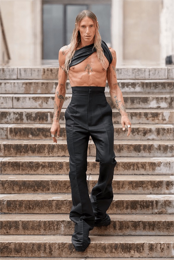 Không thể phủ nhận Rick Owens xứng đáng với danh hiệu 'Chúa tể bóng tối' - 1