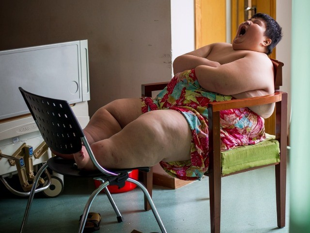 Bạn trẻ - Cuộc sống - Sợ chết, cậu bé 14 tuổi nặng 180kg khóc xin bác sĩ giúp giảm cân, kết cục năm 21 tuổi khiến mọi người thở dài