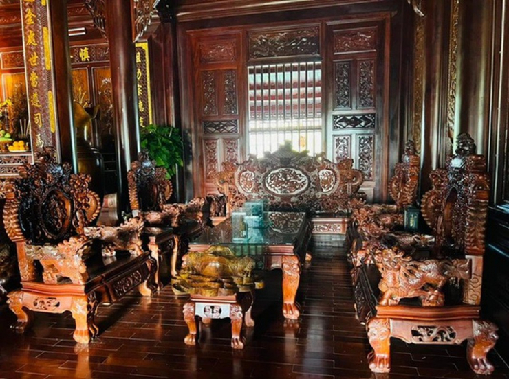 Nội thất bằng gỗ vô cùng giá trị. Ảnh: Facebook