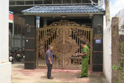 Pháp luật - Tiệm bánh của người phụ nữ bị ném dầu nhớt trộn mắm tôm vì chồng cũ vay nợ