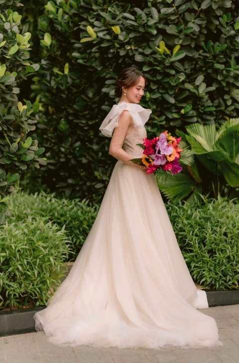 Cô dâu diện váy cưới đến từ nhà thiết kế nổi tiếng Vera Wang. Ảnh: @marygolezmf.