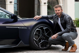 Danh thủ David Beckham sáng tạo ra hai màu mới cho dòng xe MC20 và Grecale Fuoriserie
