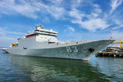 Tàu huấn luyện của Hải quân Trung Quốc cập cảng Tiên Sa