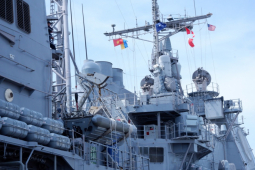 Tin tức trong ngày - Bộ đôi tàu tuần dương mang tên lửa dẫn đường đến Đà Nẵng