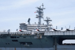 Tin tức trong ngày - Cận cảnh tàu sân bay của Hải quân Mỹ đang thăm Đà Nẵng