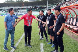 HLV Kiatisak: Làm sao để bầu Đức đỡ tốn tiền mua cầu thủ là thành công