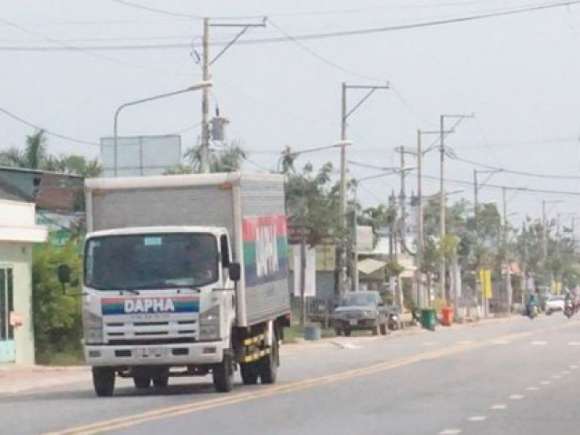 Pháp luật - 1 phụ nữ bị hàng xóm tấn công, cướp dây chuyền giữa đêm ở Long An