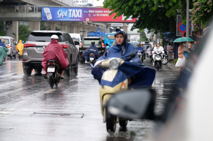 Nhiều người đã chọn phương án đi ngược chiều để né những đoạn đường ùn tắc.