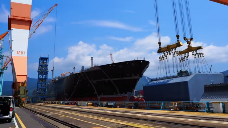 Một bến tàu tại nhà máy đóng tàu Koyagi của Tập đoàn Công nghiệp nặng Mitsubishi, Nhật. Ảnh: HẢI QUÂN MỸ