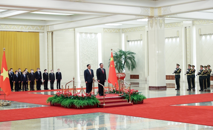 Sáng 26-6-2023, tại Đại lễ đường Nhân dân ở Thủ đô Bắc Kinh, Thủ tướng Lý Cường chủ trì Lễ đón Thủ tướng Phạm Minh Chính thăm chính thức Trung Quốc. Ảnh: VGP