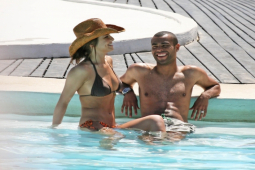 Đàn ông - Chàng cầu thủ phóng túng, kém sắc vẫn "cưa đổ" loạt mỹ nhân nóng bỏng