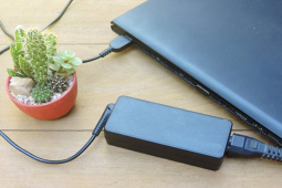 Công nghệ thông tin - Laptop nên cắm điện liên tục hay chỉ cắm điện để sạc?