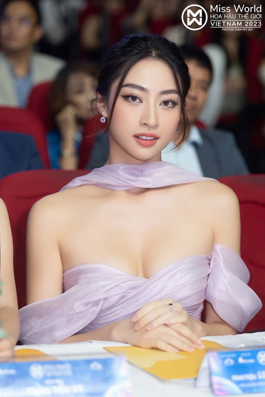 Phó trưởng BGK Miss World Vietnam Lương Thuỳ Linh: &#34;Thí sinh giấu cha mẹ đi thi&#34; - 1