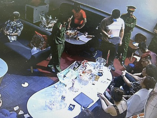 Pháp luật - Người phụ nữ 57 tuổi "tặng" ma túy cho nhóm nam, nữ thanh niên tổ chức tiệc sinh nhật