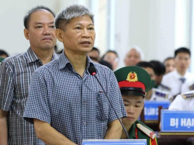 Tin tức trong ngày - Cựu tư lệnh Cảnh sát biển khai tham ô 50 tỉ đồng để các Thủ trưởng có "nguồn vốn" đối ngoại