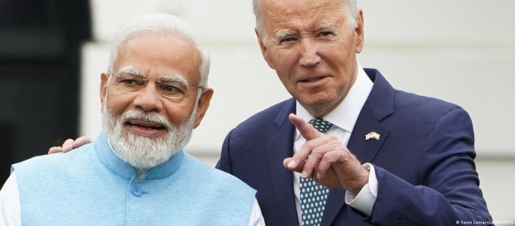 Tổng thống Mỹ Joe Biden (phải) và Thủ tướng Ấn Độ Narendra Modi. Ảnh: REUTERS