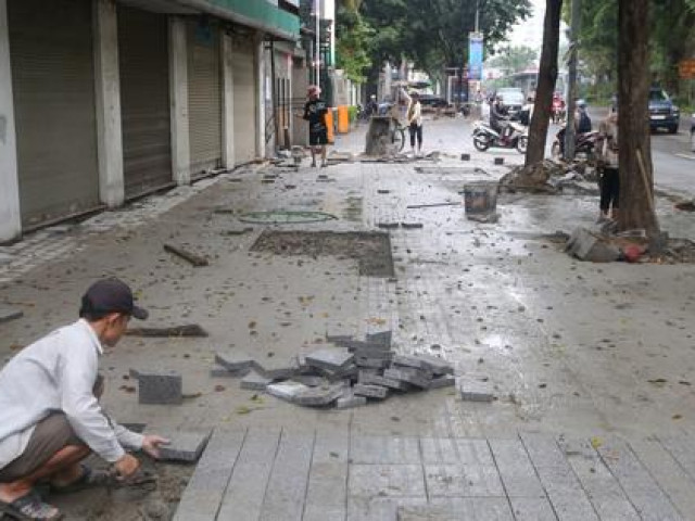 Sẽ tăng giá nước sạch và thanh tra các dự án lát đá vỉa hè ở Hà Nội