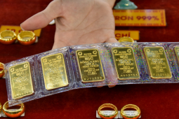 Kinh doanh - Giá vàng hôm nay 27/6: Bị kìm hãm, vàng chưa thể bật tăng