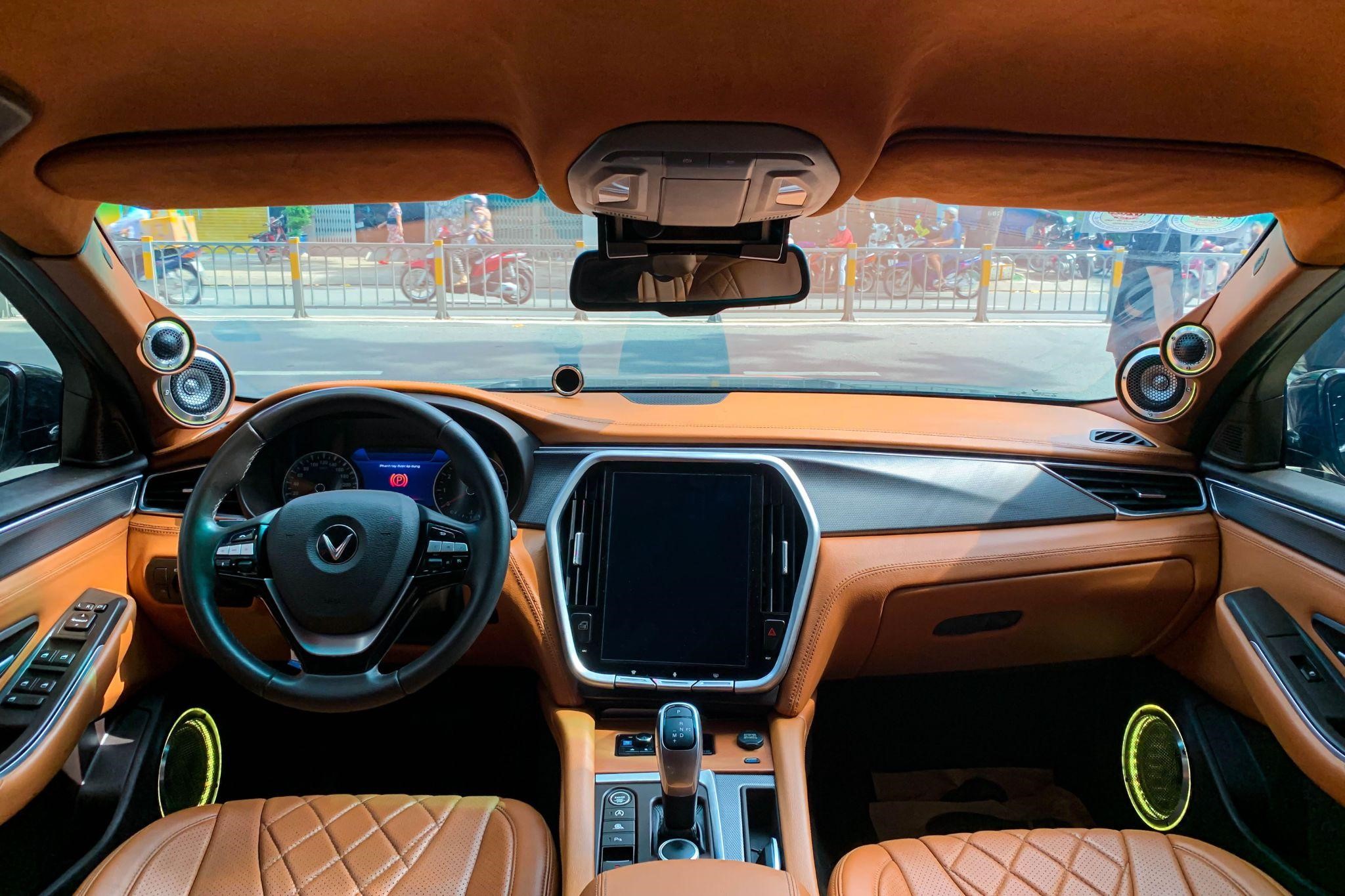 Cấu hình trong xe đạt giải nhất Best of Sound tại EMMA Vietnam 2023