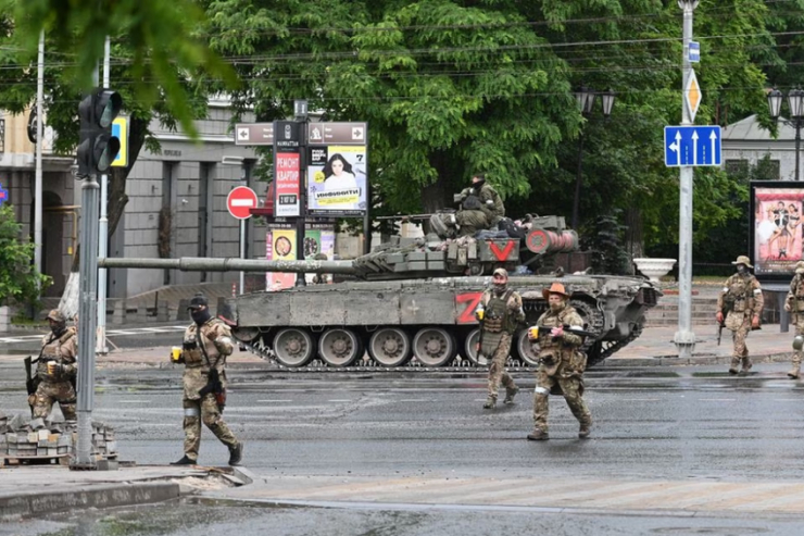 Lính đánh thuê của công ty quân sự tư nhân Nga Wagner ở TP Rostov-on-Don, tỉnh Rostov (Nga) hôm 24-6. Ảnh: REUTERS