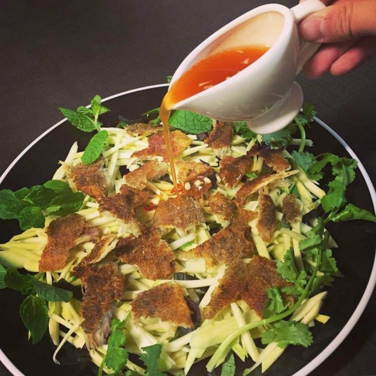 Khô cá sặc trong rừng rất ngon, bất cứ du khách khó tính nào cũng phải trầm trồ.