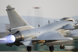 Chiến đấu cơ J-10 áp sát đảo Đài Loan nhất từ trước đến nay: Chuyên gia TQ nói gì?