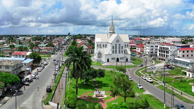 Trong năm 2020, khi nền kinh tế của hầu hết các quốc gia trên thế giới suy giảm vì đại dịch Covid-19 thì Guyana lại nổi lên là nền kinh tế phát triển nhanh nhất thế giới với tổng sản phẩm quốc nội tăng đáng kể 43,5%.
