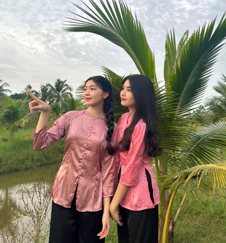 2 cặp chị em nhà sao Việt da trắng nõn, xinh như hoa ở tuổi dậy thì - 2