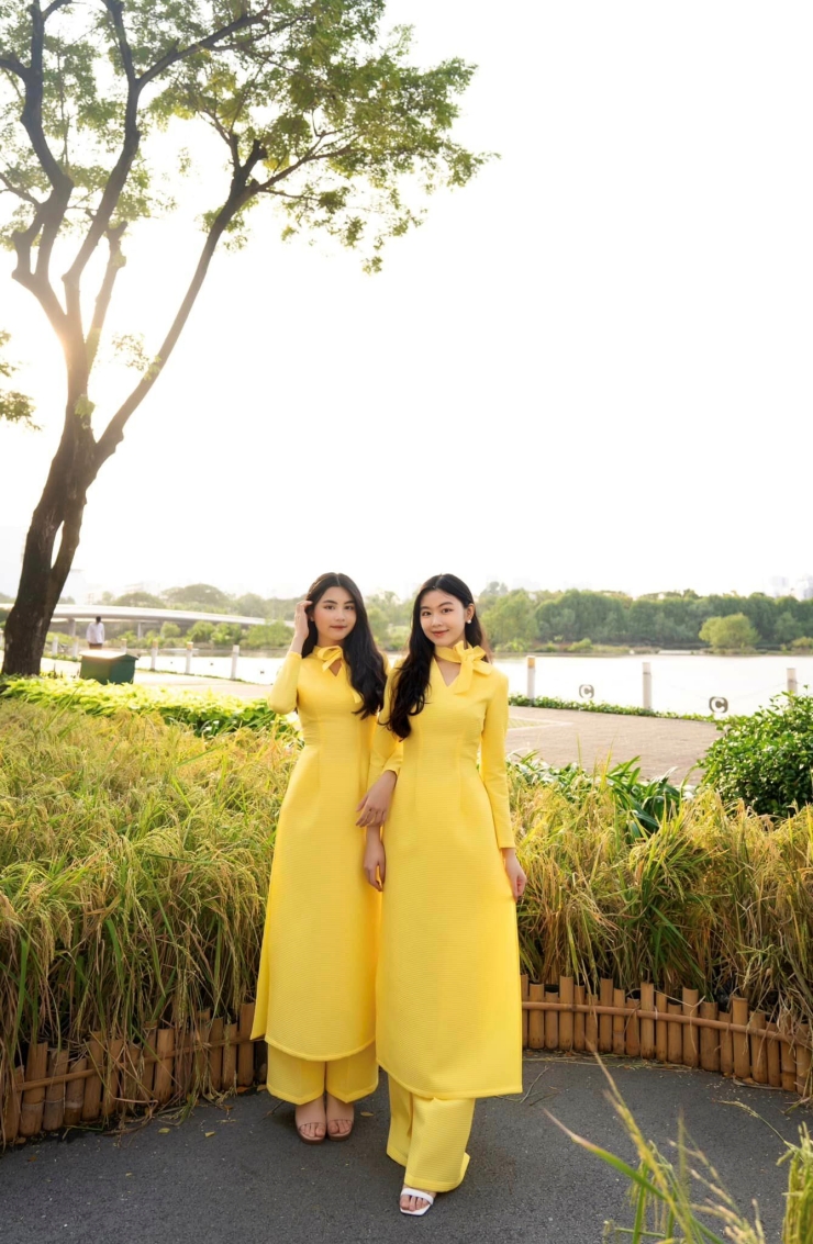 2 cặp chị em nhà sao Việt da trắng nõn, xinh như hoa ở tuổi dậy thì - 4