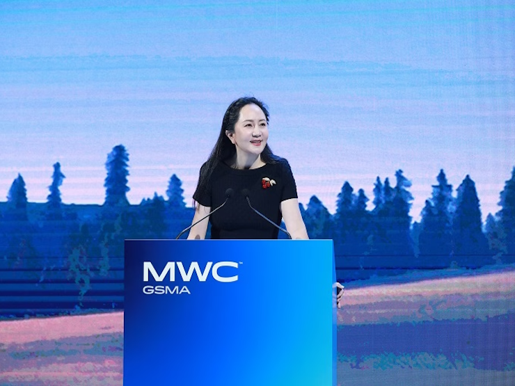 Bà Mạnh Vãn Chu - Chủ tịch Luân phiên kiêm Giám đốc Tài chính của Huawei phát biểu tại MWC Thượng Hải 2023.