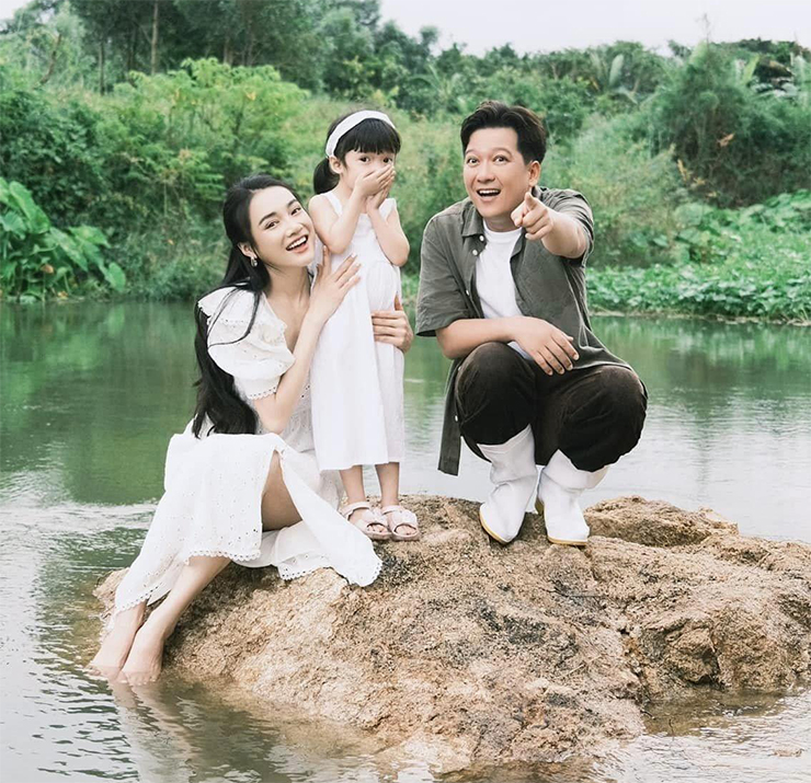 Cùng tuổi, Hồ Quang Hiếu lấy vợ kém 17 tuổi, người này đã lên chức ông ngoại - 4