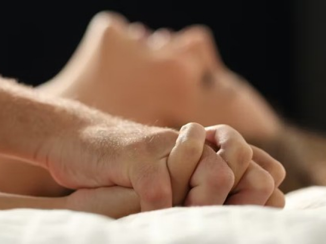 Bạn trẻ - Cuộc sống - 10 lý do chân thật khiến đàn ông muốn ‘yêu’ phụ nữ lớn tuổi