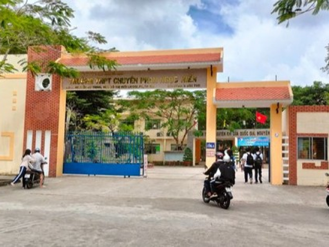 Giáo dục - du học - Miễn thi tiếng Anh cho thí sinh bị điểm 0 vì ngủ quên