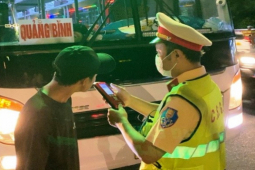 Tin tức trong ngày - Đà Nẵng: CSGT phát hiện tài xế "đập đá" trước khi chạy xe