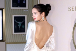 Làm đẹp - "Sao nữ đẹp nhất thế giới" khoe tấm lưng trần nuột nà, hình xăm bắt mắt