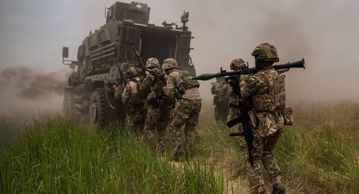 Chiến sự Nga – Ukraine căng thẳng gây ra tổn thất cho cả hai bên (ảnh: CNN)