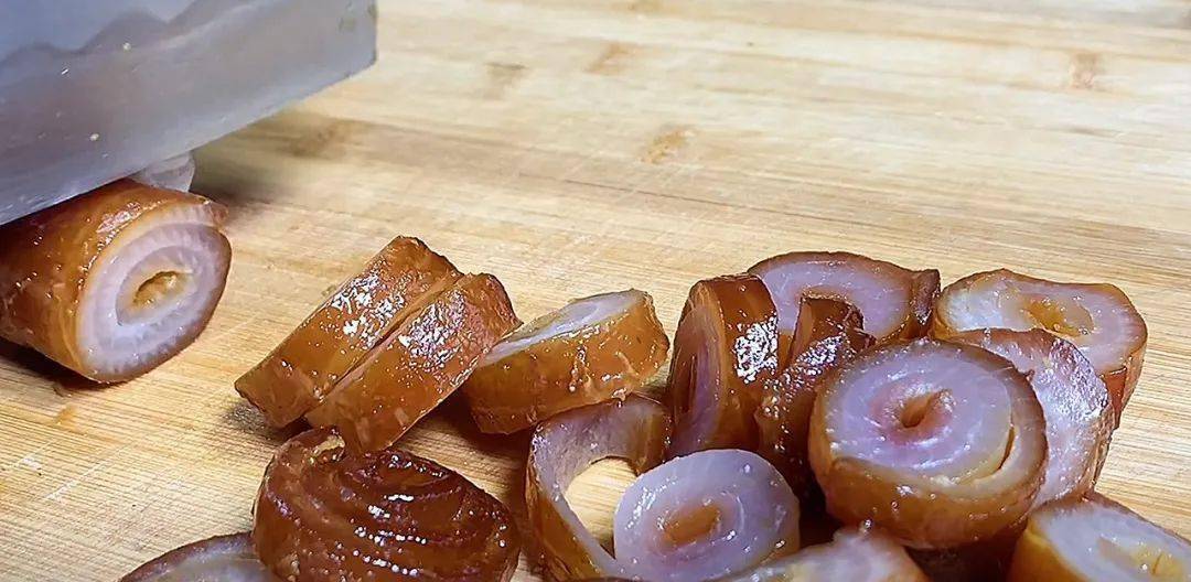 Chỉ cần buộc dây vào da heo rồi cho vào nồi hầm, được ngay món ngon tuyệt hảo - 15