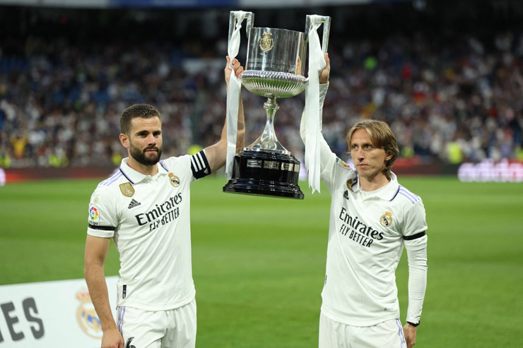 Nacho Fernandez (trái) là tân đội trưởng, còn Luka Modric là đội phó của Real Madrid mùa tới
