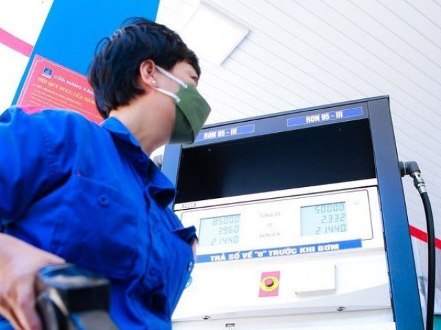 Thị trường - Tiêu dùng - Lùi thời gian điều chỉnh giá xăng dầu trong nước