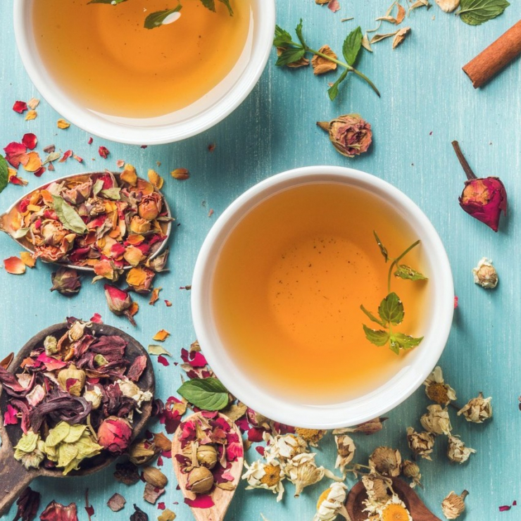 Uống loại trà này giúp chống viêm và giảm nguy cơ mắc bệnh. Ảnh: Women Health Magazine.