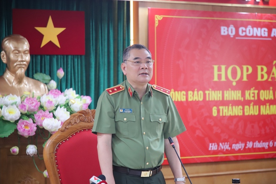 Trung tướng Tô Ân Xô chủ trì buổi họp báo