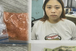 Pháp luật - “Nữ quái” 9X lấy "thuốc lắc" từ trong áo lót nhét vào miệng hòng phi tang vật chứng