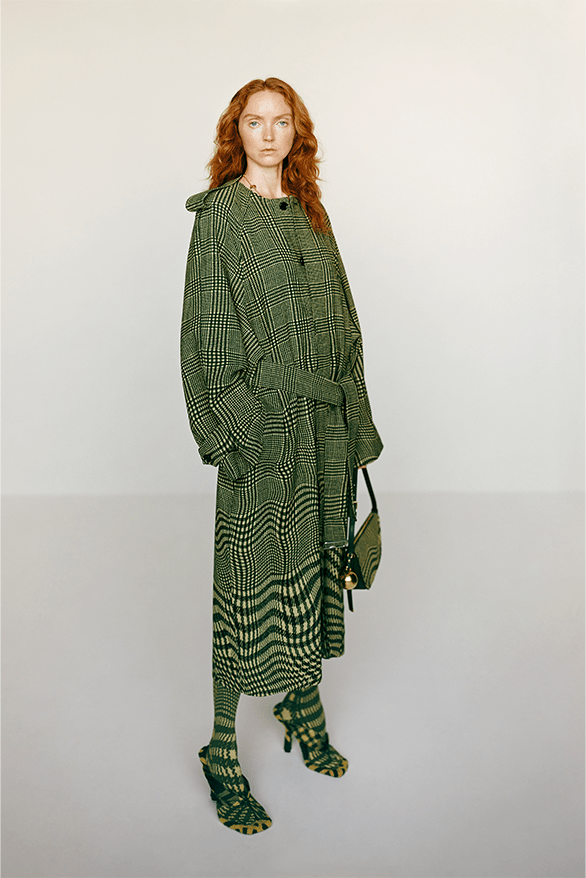 Burberry mùa xuân 2024 của Daniel Lee đậm chất Anh quốc hơn bao giờ hết - 15