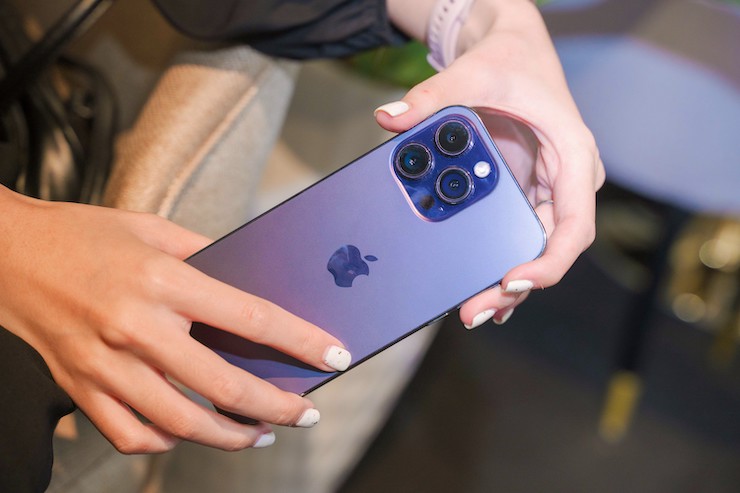 Giá iPhone 14 Pro Max tiếp tục phá đáy, chỉ còn từ 25,79 triệu đồng.