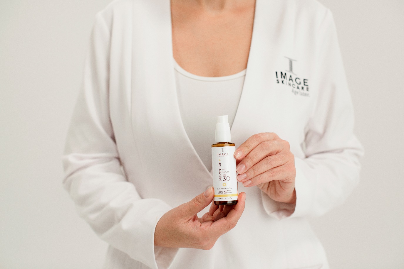 PREVENTION+Sun serum SPF 30 mang đến trải nghiệm khác biệt, hiệu quả trong bảo vệ da ngày hè.