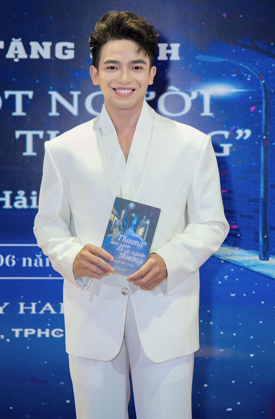 MC – diễn viên Hải Triều ra mắt cuốn sách đầu tay