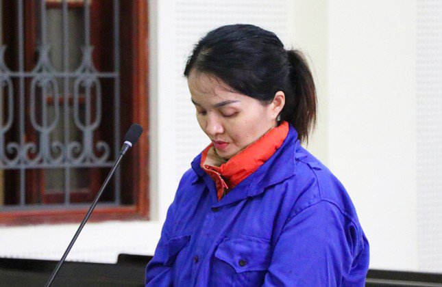 Bị cáo Phan Thị Hòa tại tòa.